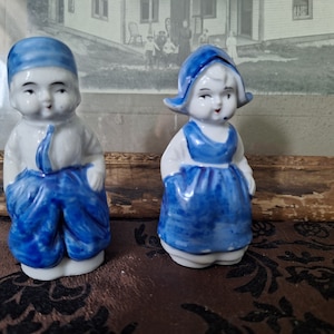 Vintage 1950s Japan Dutch Boy Girl Blue White Salt & Pepper Shakers 50s Kitsch Retro Kitchen Pinup Decor Free Shipping!