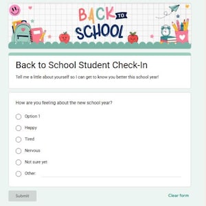 Peut inclure: Un formulaire numérique de rentrée scolaire avec une en-tête à motif quadrillé, un sac à dos, des pommes, une horloge et des crayons. Le texte indique Back to School, Back to School Student Check-In, et propose des choix multiples.