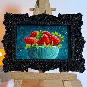 Bodegón original al óleo "Fresas en un bol" enmarcado, marco negro vintage, arte de cocina, decoración vintage, pintura de estilo antiguo.