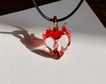 Colgante de cristal con forma de corazón de fuego: Corazón de llama hecho a mano con lampwork, regalo de joyería Aelin inspirado en el Trono de Cristal, collar de corazón de llama de fantasía SJM