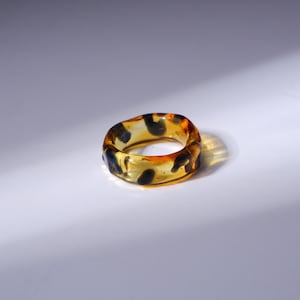 Amber Glass Ring, Handmade Tortoiseshell Ring, Honey Brown Glass Jewelry, Golden Statement Ring, Minimalist Glass Ring Gift