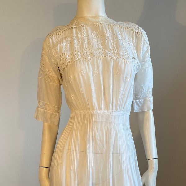 Antique Edwardian Victorian Sheer White Cotton Day Dress Lawn Dress Wedding Dress Lace Eyelet Embroidered Pin Tuck Short Sleeve Maxi Size S