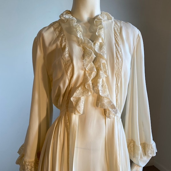 Fab Vintage Elfenbein Peignoir und Nitegown Zweiteiler Old World Hollywood Glam Tiefes V Kleid und Geraffte Wrap Robe Größe S / M
