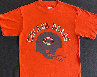 80’s Chicago Bears Very Classic Old School Orange and Navy Football Helmet T Shirt ached Lsbel Size XS/Small