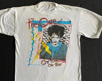 The Cure On Tour 80's Kissing Tour Zeldzaam Schaarse dubbelzijdige Engelse rockband T-shirt maat Small/Medium