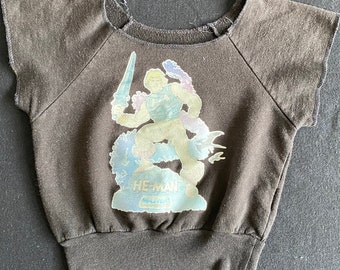 He-Man 1981 Upcycled Little Kids Masters Of the Universe Faded Black Short Sleeve Raglan Felpa Well Worn Iron On Heat Transfer Size 2