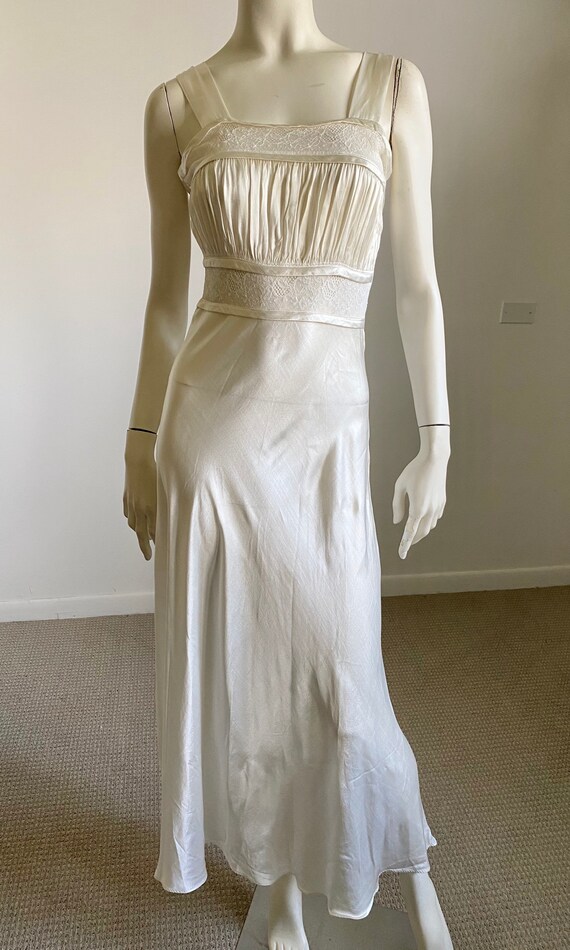 40's 50's White Satiny Silky Night Gown Lingerie