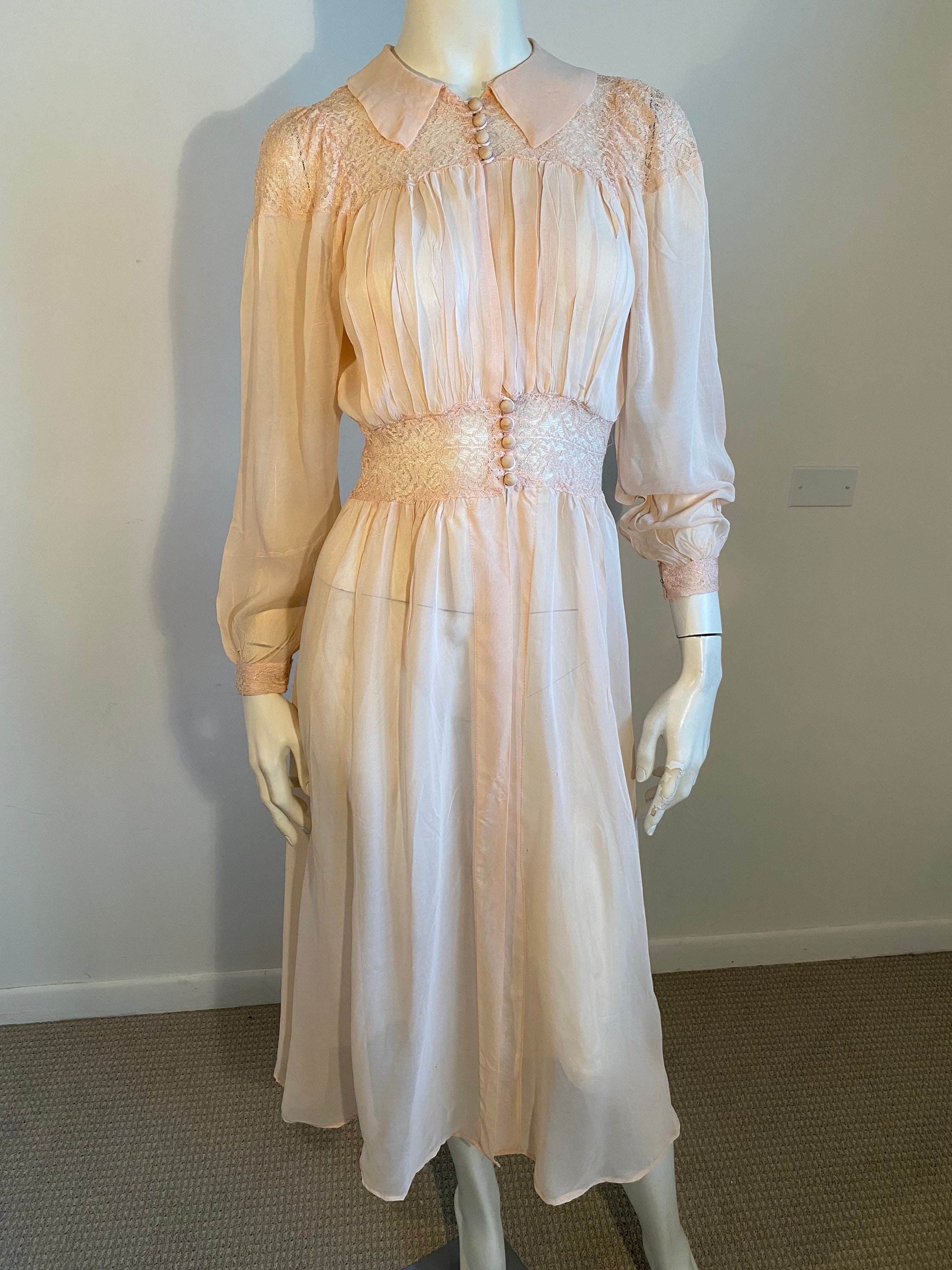 Dreamy 30s 40s Ethereal Sheer Pale Peach Nylon and Lace Robe - Etsy UK