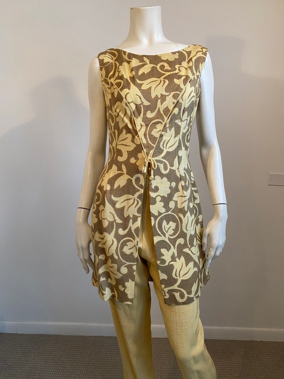 50's 60's Mustard Yellow and Lite Brown Paisley Li
