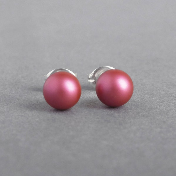 Clous d'oreilles en perles de mûrier Swarovski 6 mm - Puces d'oreilles roses foncées pour tous les jours - Bijoux fuchsia pour femme - Petites boucles d'oreilles rondes colorées