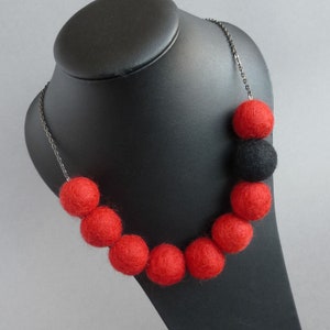 Chunky Red Felt Necklace - Christmas Red Felted Statement Necklaces - Crimson and Black Beaded Gifts - Colourful Scarlet Jewellery for Women