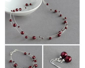 Liste personnalisée pour Jennie - Parure de bijoux en perles flottantes bordeaux - Collier multirangs rouge foncé, bracelet et boucles d'oreilles pendantes