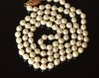 Vintage 1950s 14k Yellow Gold Youthful 4mm Individually Knotted Cultured Pearl 18" Necklace