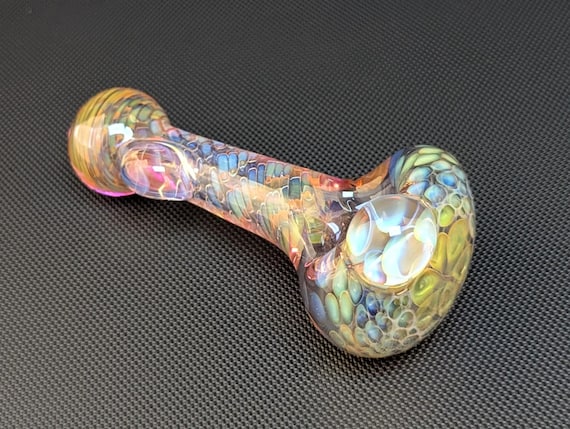 Color Changing Purple Glass Pipe // Silver and Gold Fuming Honeycomb Pattern and Wrap and Rake