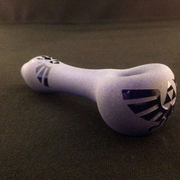 Apprentice Cobalt Glass Etched Triforce Tobacco Spoon Pipe // Free Shipping
