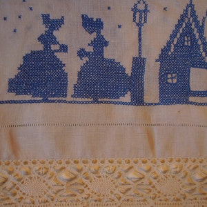 Table Runner and Napkins, Vintage Hand Embroidered