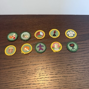 Set Of Vintage 10 Girl Scout Badges 1963-1980 image 1