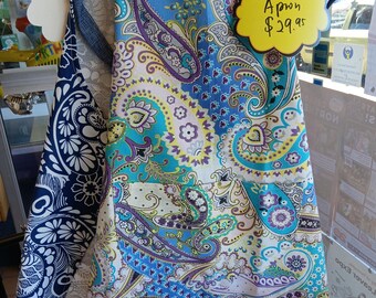 Classic Adult Apron – Stylish & Practical for Everyday Use