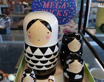 Monochrome Nesting Dolls – Modern Black & White Matryoshka Set (5 Pieces)