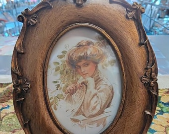 Retro Photo Frame – Vintage Charm for Your Memories
