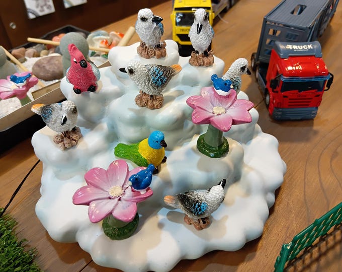 Bird & Flower Figurine Display – Whimsical Garden-Inspired Decor