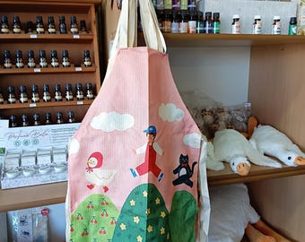 Adorable Children’s Apron – Fun & Functional!