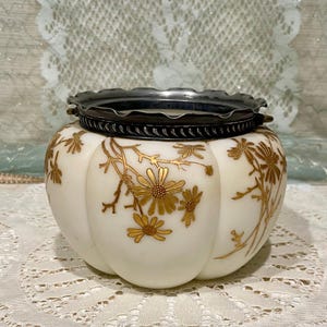 Mt Washington Crown Milan Biscuit Jar