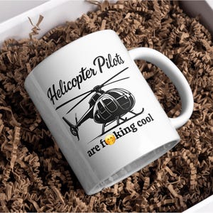 Helicopter Pilot Coffee Cup, Helicopters and F*cking Cool, prezent, Prezent lotniczy, Zabawny prezent dla pilota, Kubek z humorem wojskowym, Apache, hughes 500