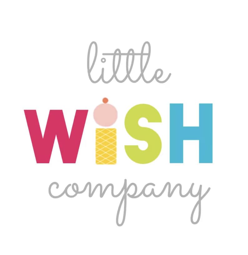 Puede incluir: Logotipo de Little Wish Company sobre fondo blanco. La palabra &laquo;little&raquo; est&aacute; en escritura gris encima de la palabra &laquo;WISH&raquo;, que est&aacute; en rosa brillante, verde y azul. Un gr&aacute;fico de cono de helado reemplaza la letra &laquo;I&raquo;. La palabra &laquo;company&raquo; est&aacute; en escritura gris debajo.