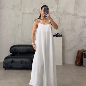 Strappy Summer Maxi Dress – Minimalist Flowy Sundress for Women