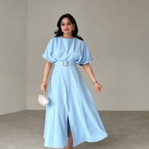 Belted Midi Dress with Front Slit – Short Sleeve Elegant Women&#39;s Dress for Everyday or Special Occasions