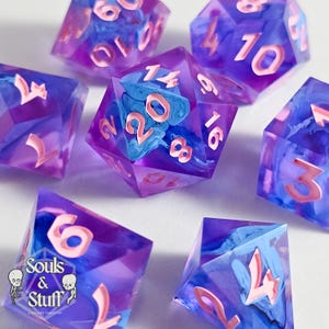 Necro Pop • Jeu de dés RPG artisanaux • Accessoires de jeu sur table • Dés tranchants • Résine polyédrique • D4 D6 D8 D10 D12 D20 D100
