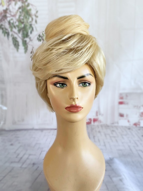 18 Wheeler Halloween Costume Wig Kit - Blonde