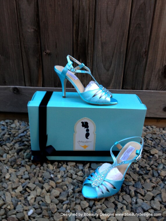 aqua dress shoes