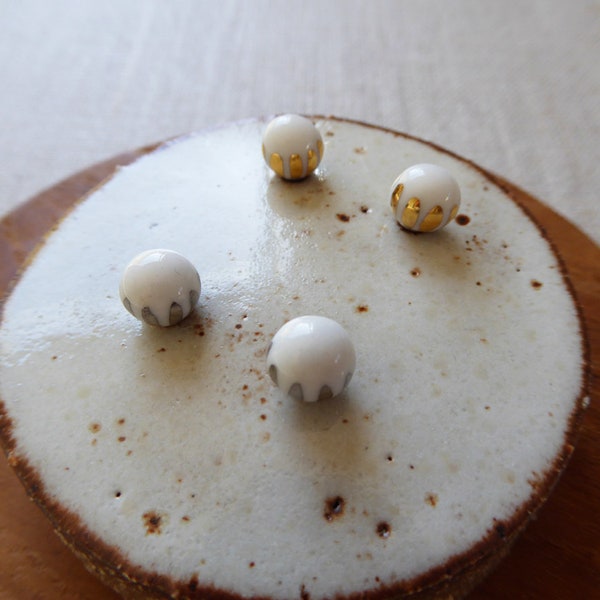 Luster Crown Round Stud Earrings Since2012 image 3