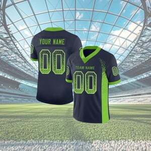 Puede incluir: Un juego de tres tazas de cer&aacute;mica con acabado mate moteado. Las tazas son de color crema, gris claro y gris oscuro. Cada taza tiene un dise&ntilde;o simple y minimalista, ideal para caf&eacute; o t&eacute;.