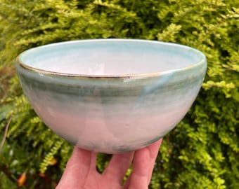 Handmade Stoneware Ramen Bowl: Glossy Green Glaze, Free Chopstick Rest