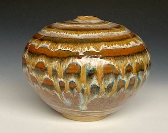 Vaso da fiori in gres realizzato a mano: ceramica dai toni della terra