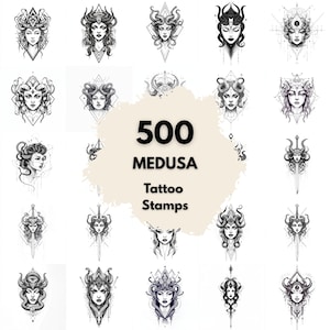 Könnte beinhalten: Eine Sammlung von 500 Medusa-Tattoo-Stempeldesigns in Schwarzweiß. Die Designs zeigen verschiedene stilisierte Porträts von Medusa mit Schlangen als Haaren, geometrischen Formen und dekorativen Elementen. Der Text "500 MEDUSA Tattoo Stamps" befindet sich in der Mitte.