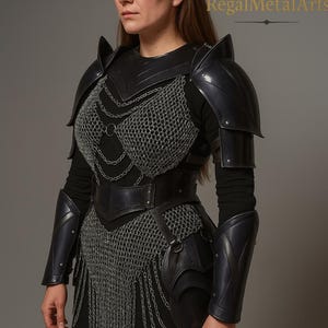 Medieval Knight Fantasy Brae Lady Warrior Half Body Armor -Women&#39;s Armor Larp Lady Armor Suit -Chainmail, Pauldrons,gorget Gift for women