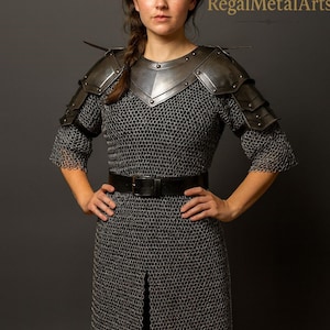 Medieval Knight Fantasy Lady Warrior Pauldrons with Gorget, Chainmail -Women&#39;s Armor Larp Lady Armor Suit -, Gift for women