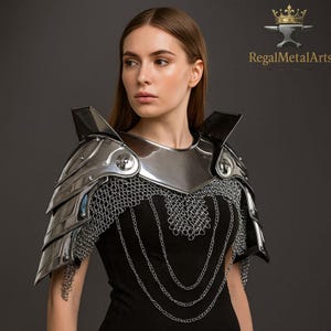 Medieval Knight Fantasy Lady Warrior Pauldrons,Gorget, Chainmail -Women&#39;s Armor Larp Lady Armor Suit -, Gift for women