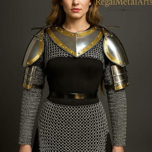 Medieval Knight Fantasy Lady Warrior Pauldrons with Gorget, Chainmail -Women&#39;s Armor Larp Lady Armor Suit -, Gift for women
