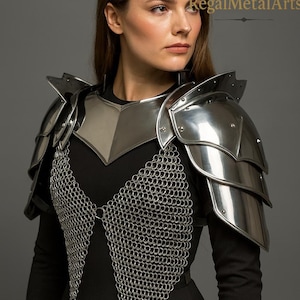 Medieval Knight Fantasy Lady Warrior Pauldrons,Gorget, Chainmail -Women&#39;s Armor Larp Lady Armor Suit -, Gift for women
