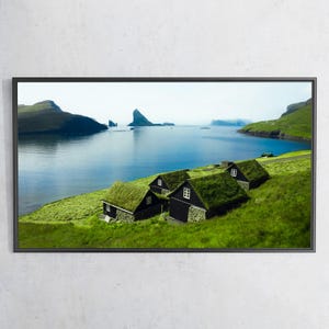 Stampa murale di paesaggi nordici, stampa di case con tetto in erba, fotografia delle Isole Faroe, poster di natura costiera, arredamento scandinavo