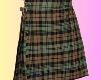 Handmade Black Watch Tartan Kilt: 8 Yard Highland Wool Kilt