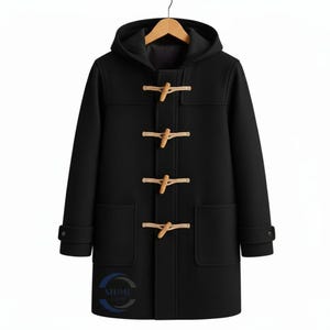 May include: A black duffel coat with a hood and wooden toggle closures. The coat has two front pockets and buttoned cuffs. The logo for "STUMI STORE" is visible at the bottom.
