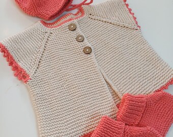 Hand-Knitted Organic Cotton Baby Outfit – Newborn Gift Set