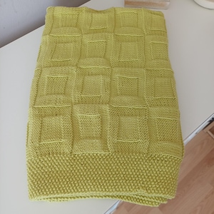 Handmade Organic Cotton Knit Baby Blanket: Soft Gender-Neutral Nursery Decor