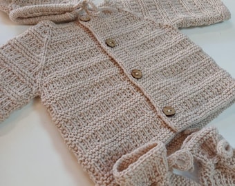 Bio Wolle Neugeborenen Set, Handgefertigte Baby Strickjacke, Mütze & Booties